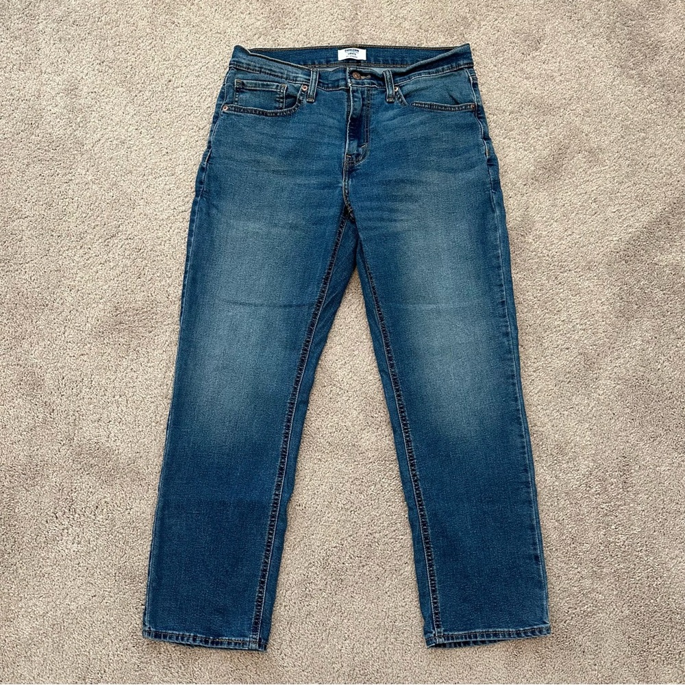 BNWOT Denizen from Levi’s Athletic Fit Jeans